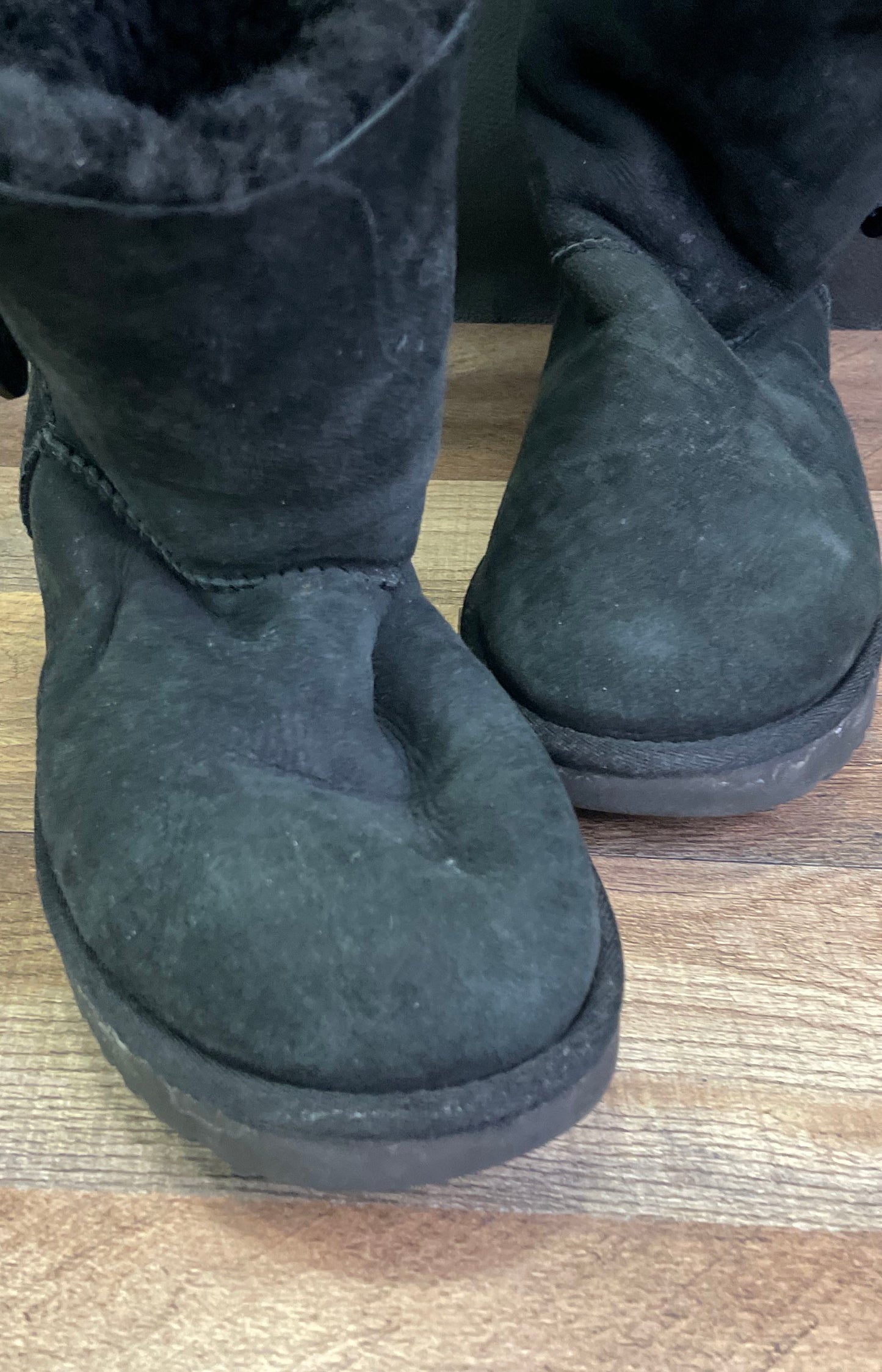 UGG Bailey Button II Black Suede Shearling Boots Women's Size 9