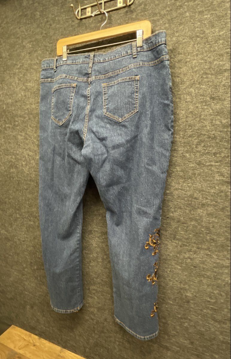 Vintage Y2K Denim 24/7 Women's Blue Embroidered Floral Scroll Jeans Sz 24W