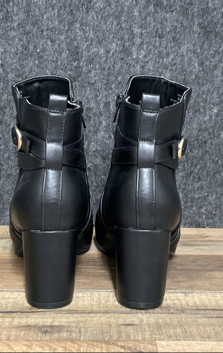 Kelly & Katie Flomis Black Strappy Buckle Ankle Boots Size 8M