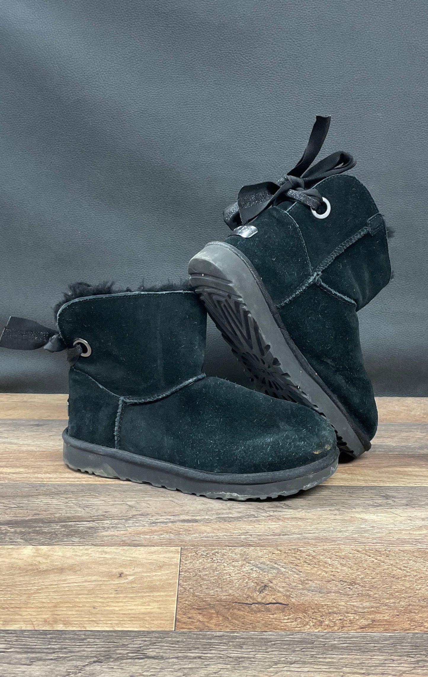 UGG Mini Bailey Bow II Black Suede Ankle Boots Women's Size 8