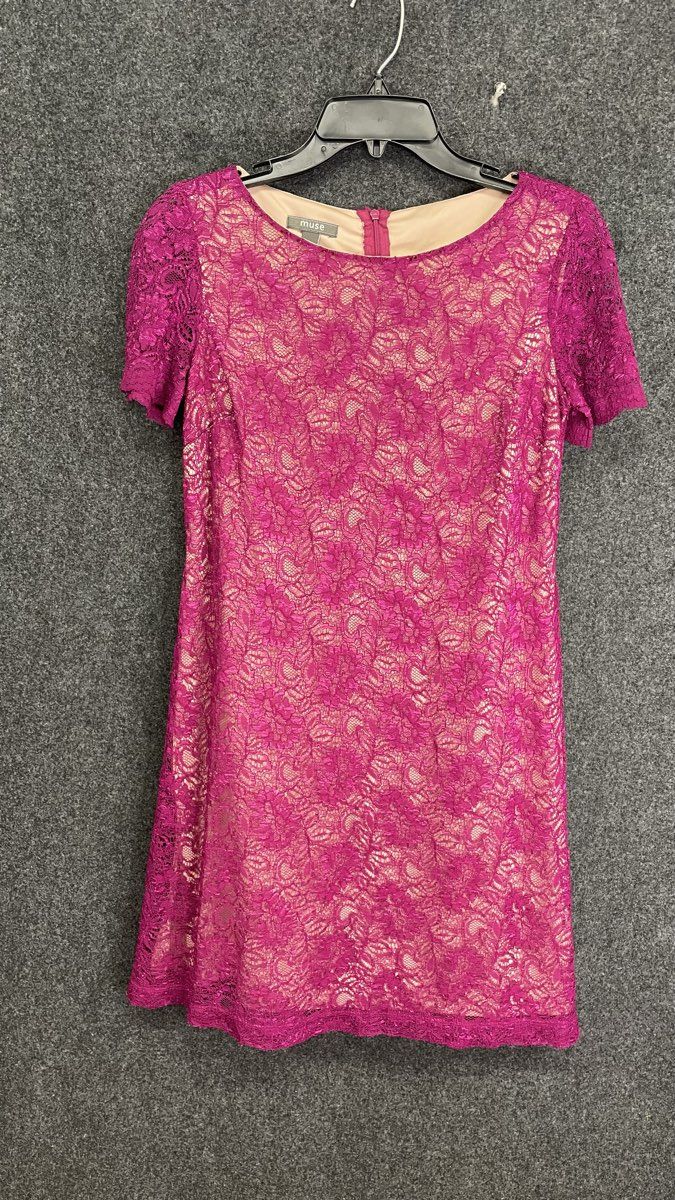 Muse Women's Magenta Floral Lace Short Sleeve Shift Dress Sz 4