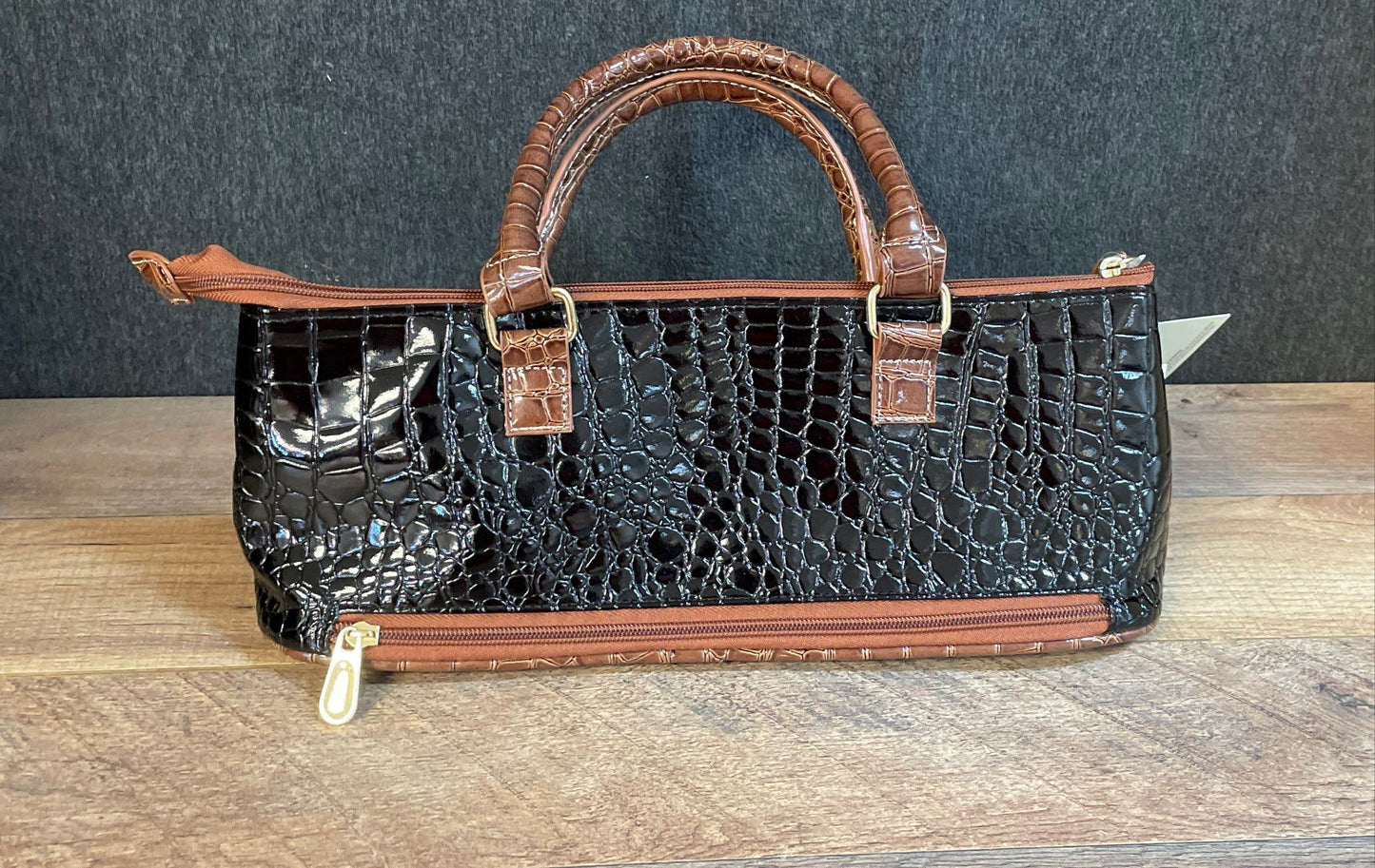 Samantha Brown Black Camel Croc Embossed Classic Wine Purse Insulated NWT