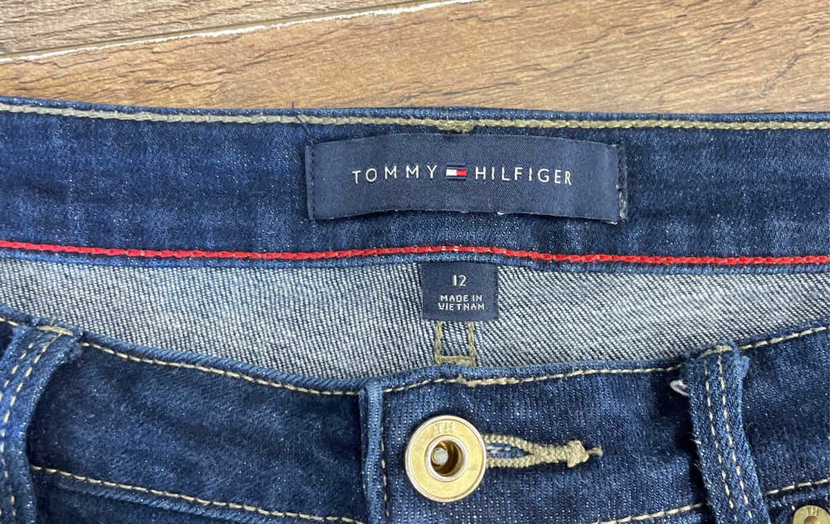 Tommy Hilfiger Women's Greenwich Dark Wash Denim Cuffed Shorts Sz 12
