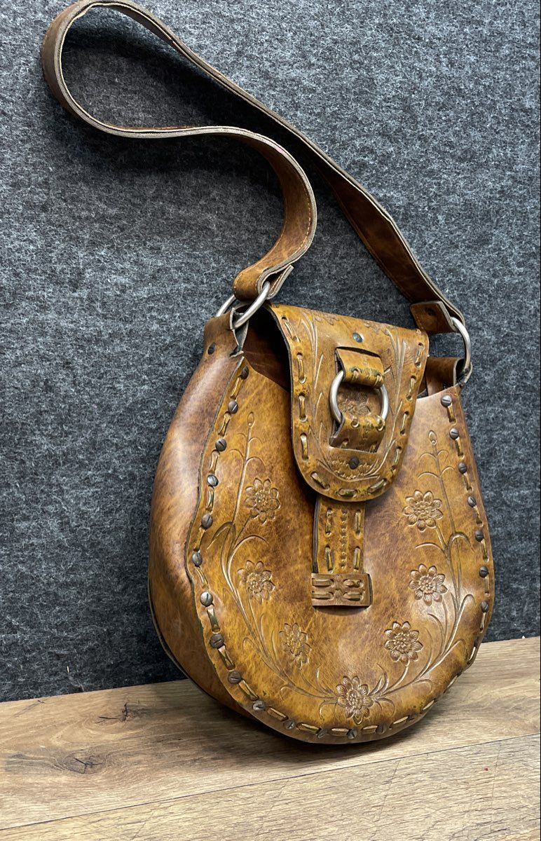 Vintage 1970s Brown Tooled Leather Floral Handmade Shoulder Bag