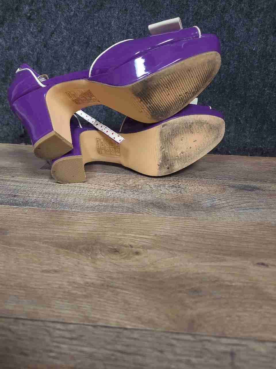 But Another Innocent Tale Purple White Peep Toe Platform Bow Heels Size 7.5