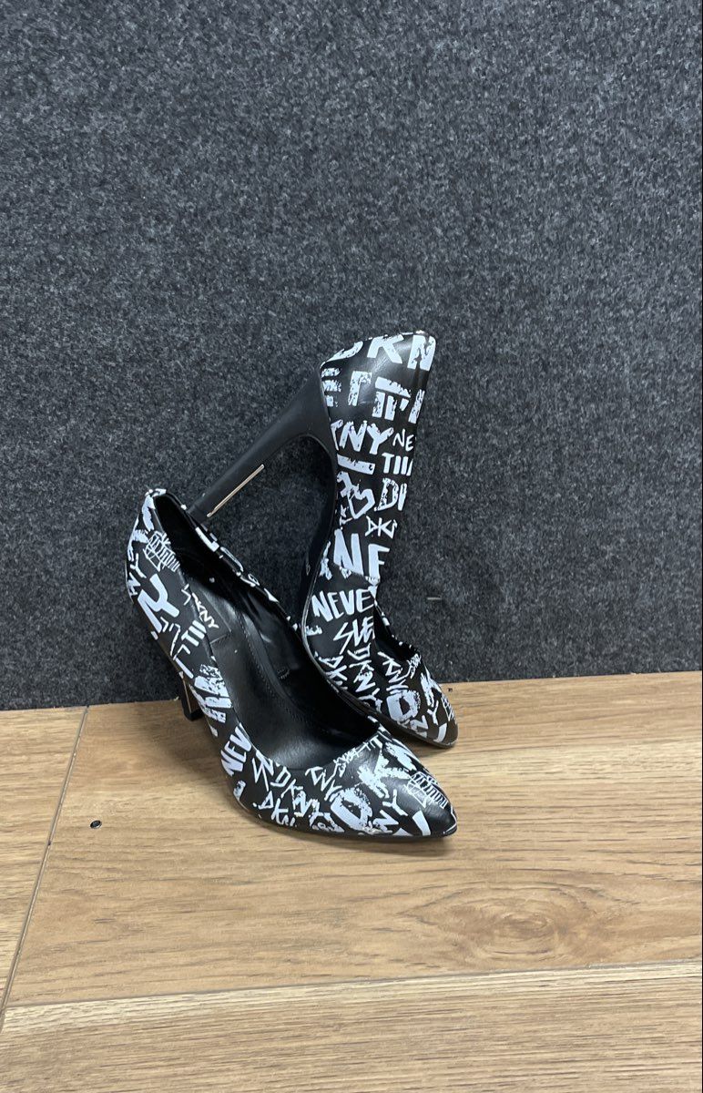 DKNY Black White Graffiti Logo Print Pointed Toe Stiletto Heel Pumps Size 7.5
