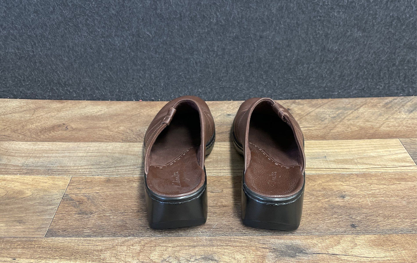 Clarks 74126 Dark Brown Leather Clogs Mules Slip-On Wedge Size 8.5