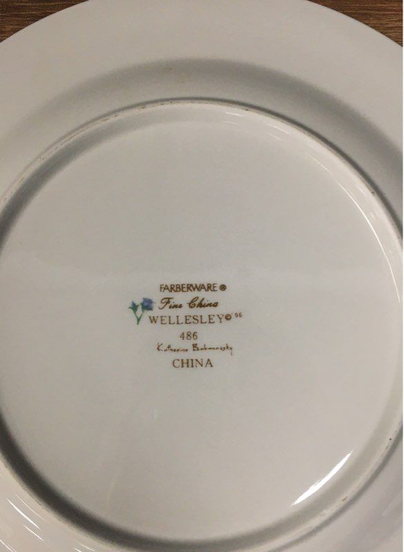 Lot of 5 Farberware Wellesley #486 Dinner Plates
