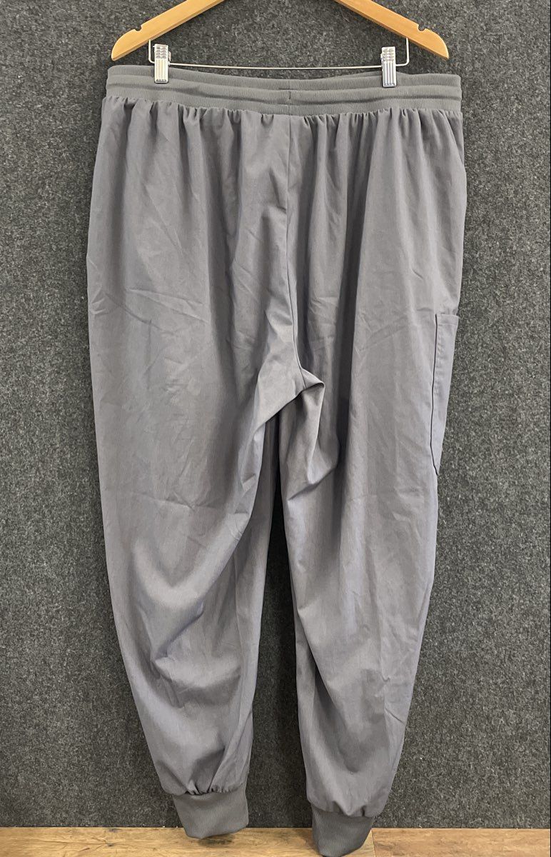 Reebok Men's Gray V-Neck Scrub Set Top & Jogger Cargo Pants Size 2XL