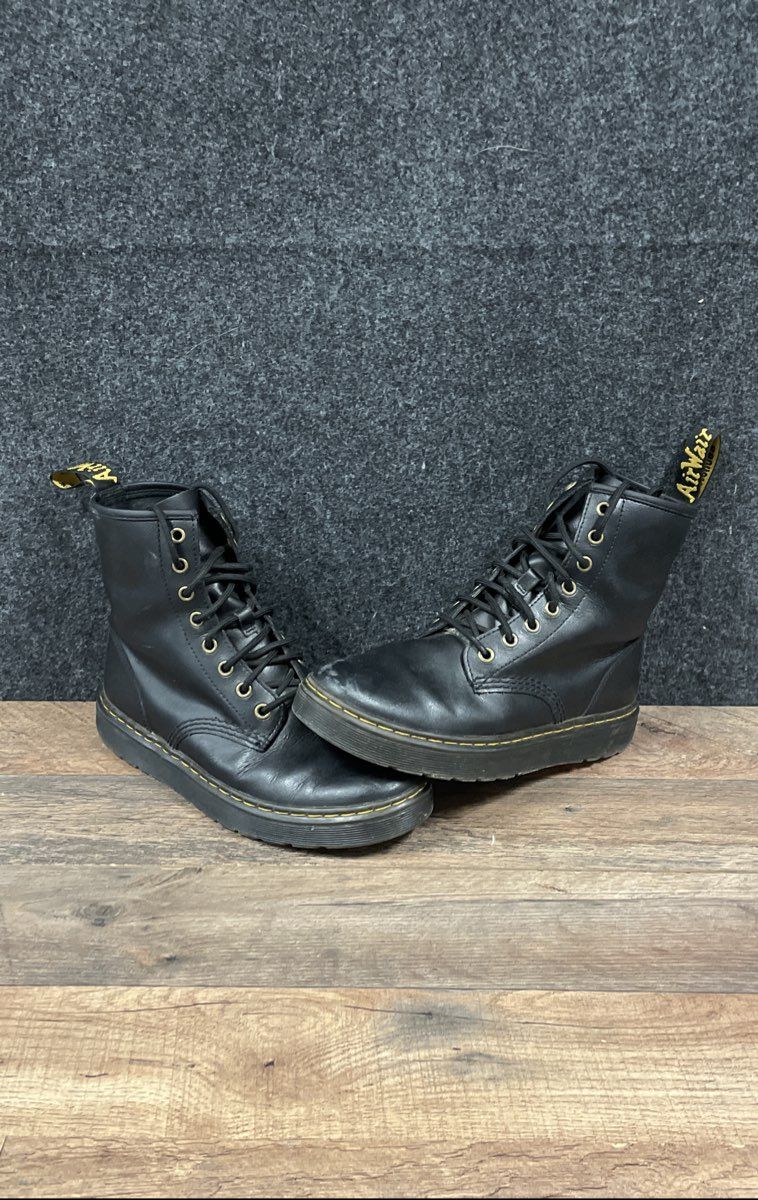 Dr. Martens Zavala Black Leather 8-Eye Lace Up Boots Size US 8 Women / 7 Men
