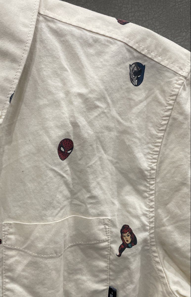Vans x Marvel Men's Cream All Over Print Avengers Button Up Shirt Sz M