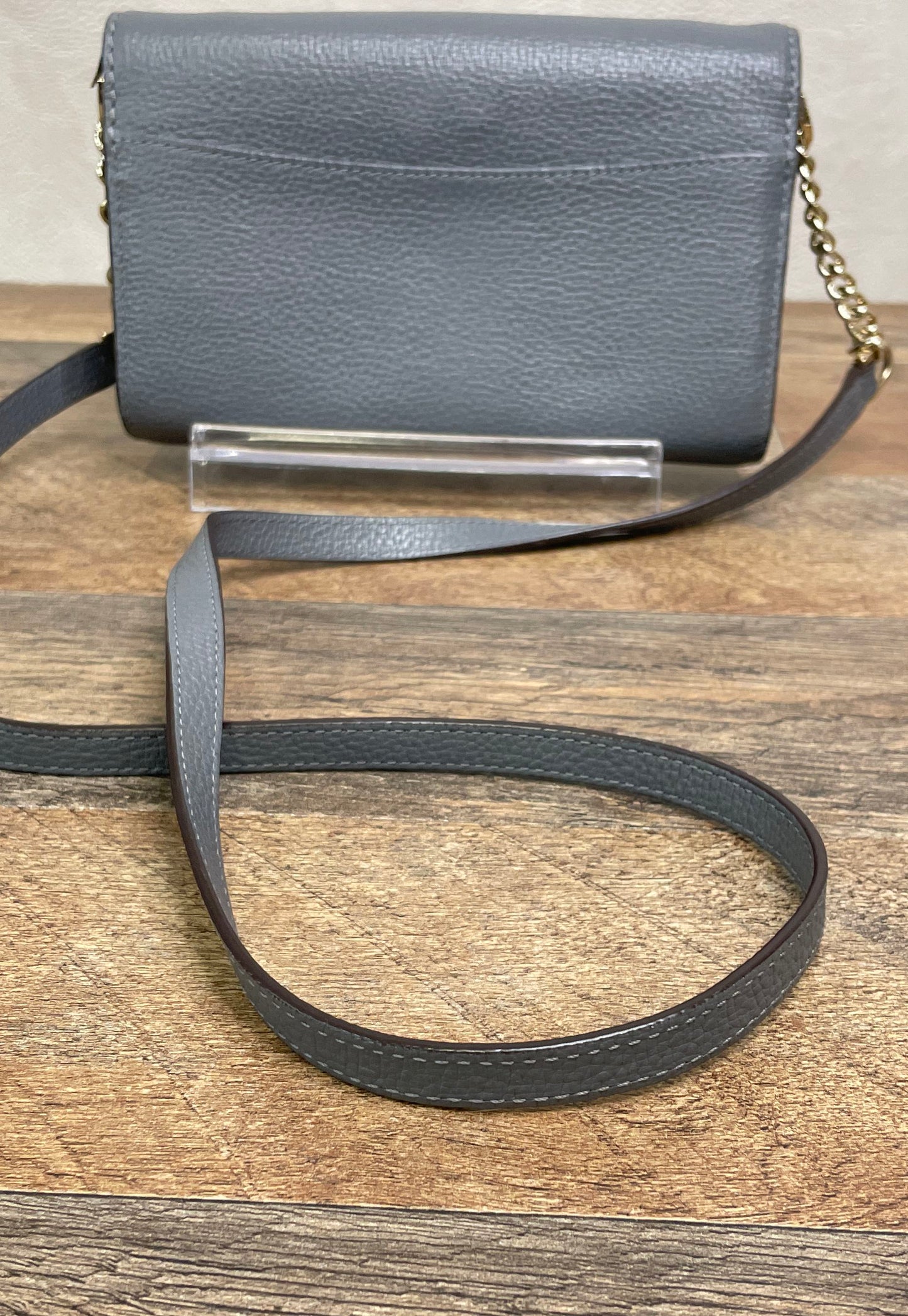 Kate Spade Grey Pebbled Leather Scalloped Grommet Crossbody Bag Wallet on Chain