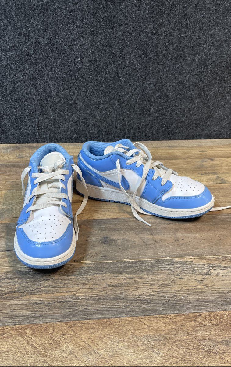 Nike Air Jordan 1 Low SE University Blue White Patent GS Size 5.5Y FZ3929-114