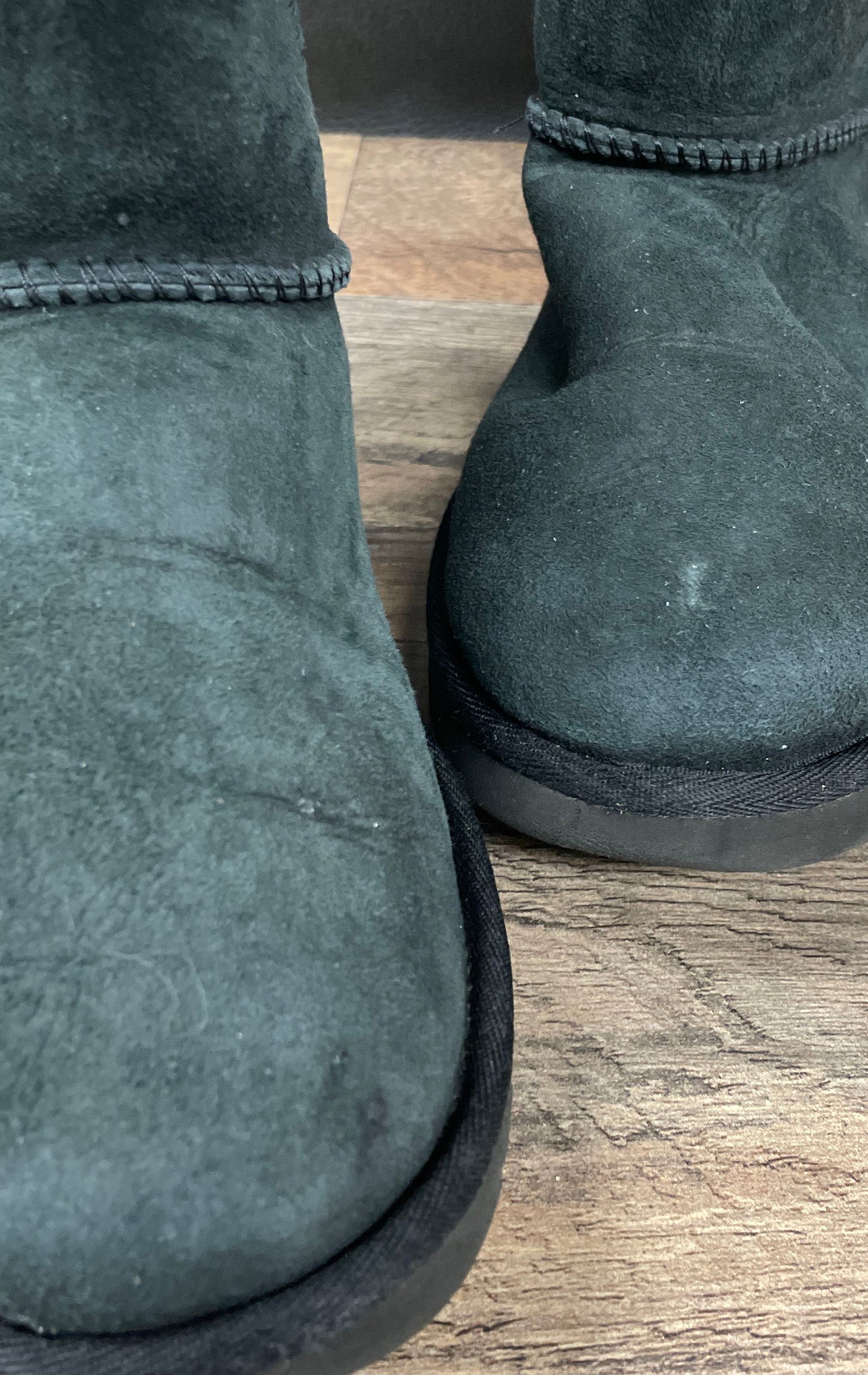 UGG Mini Bailey Bow II Black Suede Shearling Boots Women's Size 7