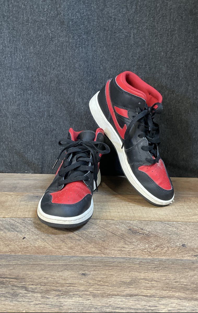 Nike Air Jordan 1 Mid GS Black Gym Red White Bred Sneakers Size 5.5Y