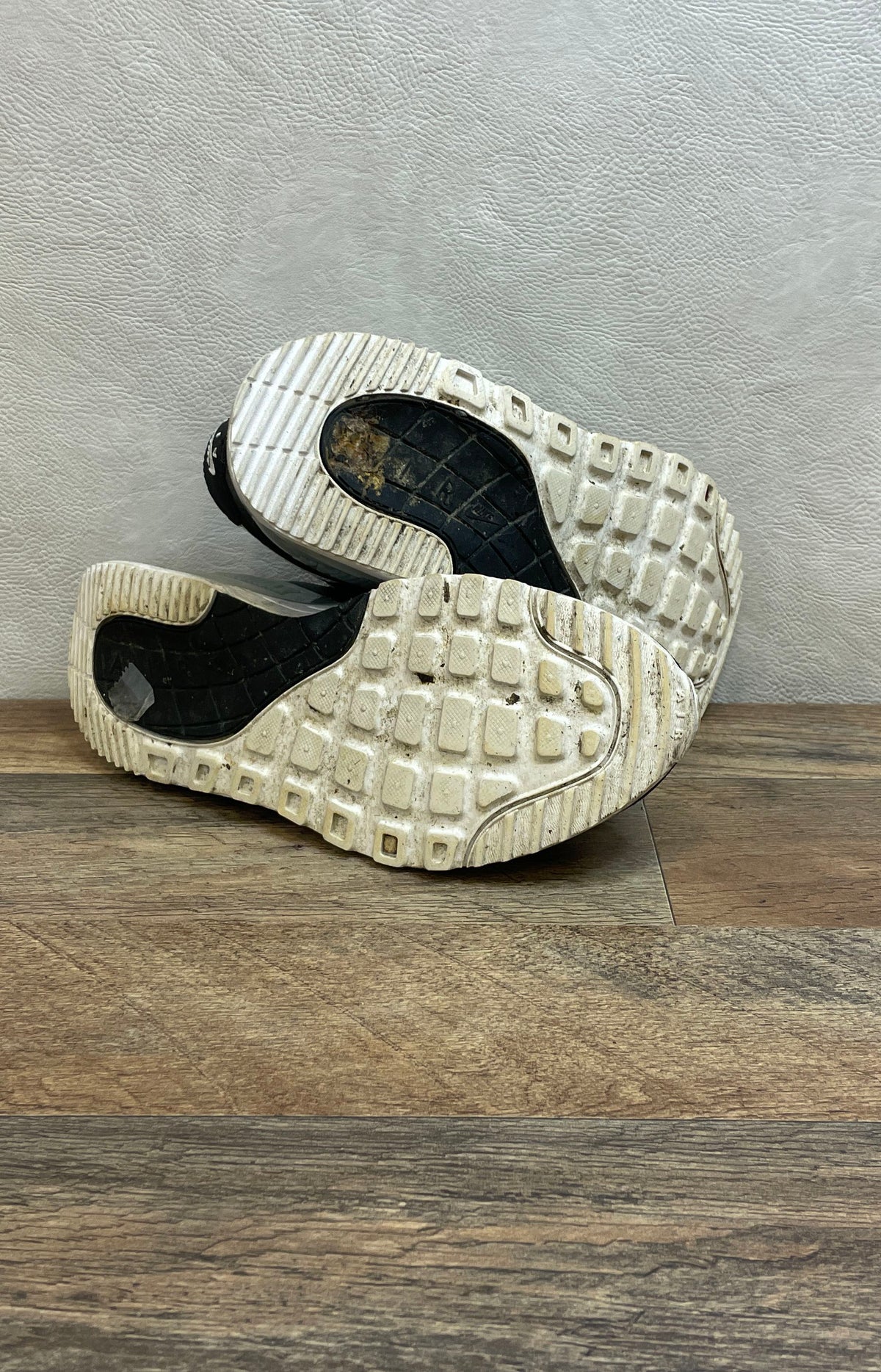 Nike Air Max Motif Black White Running Sneakers Women's Size 7.5