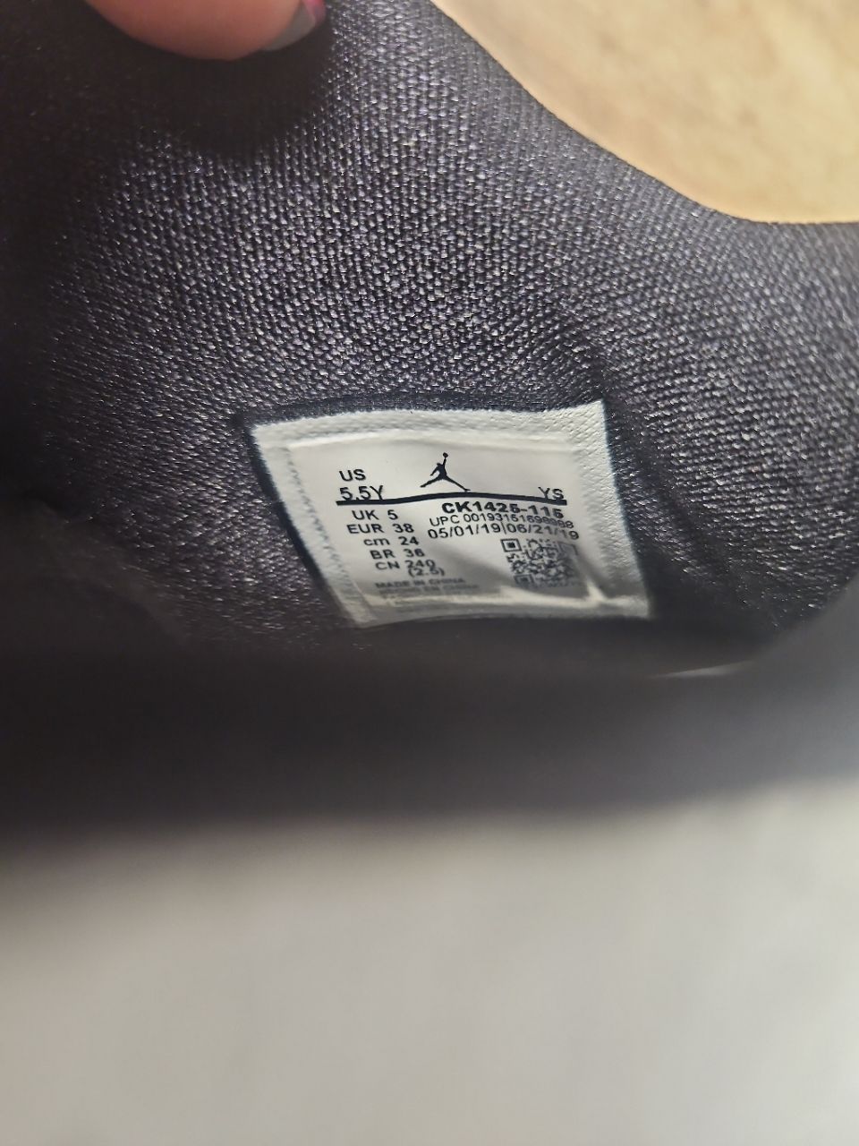 Air Jordan B'Loyal GS White Black Court Purple Basketball Shoes Size 5.5Y