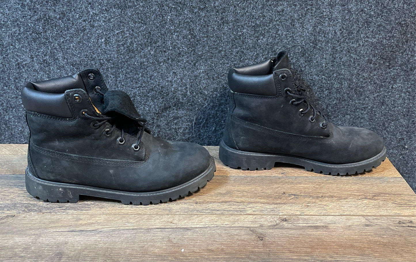 Timberland 6-Inch Premium Waterproof Black Nubuck Boots Size 6.5