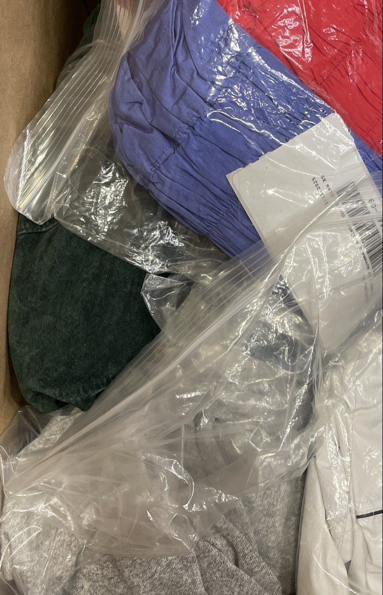 Mixed Brand Men's & Women's Clothing Reseller Bulk Lot Assorted Styles 20 Lbs