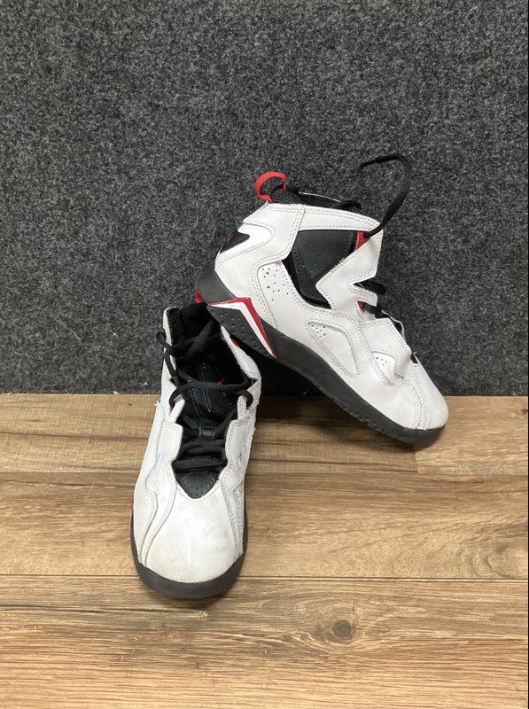 Nike Jordan True Flight White Black Gym Red Youth Sneakers Size 2.5Y