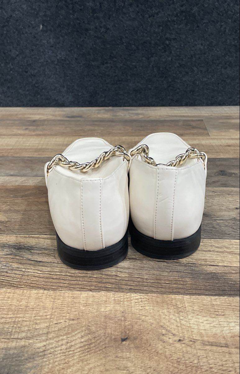 Nine West White Pointed Toe Chain Link Loafer Flats Women's Size 9M