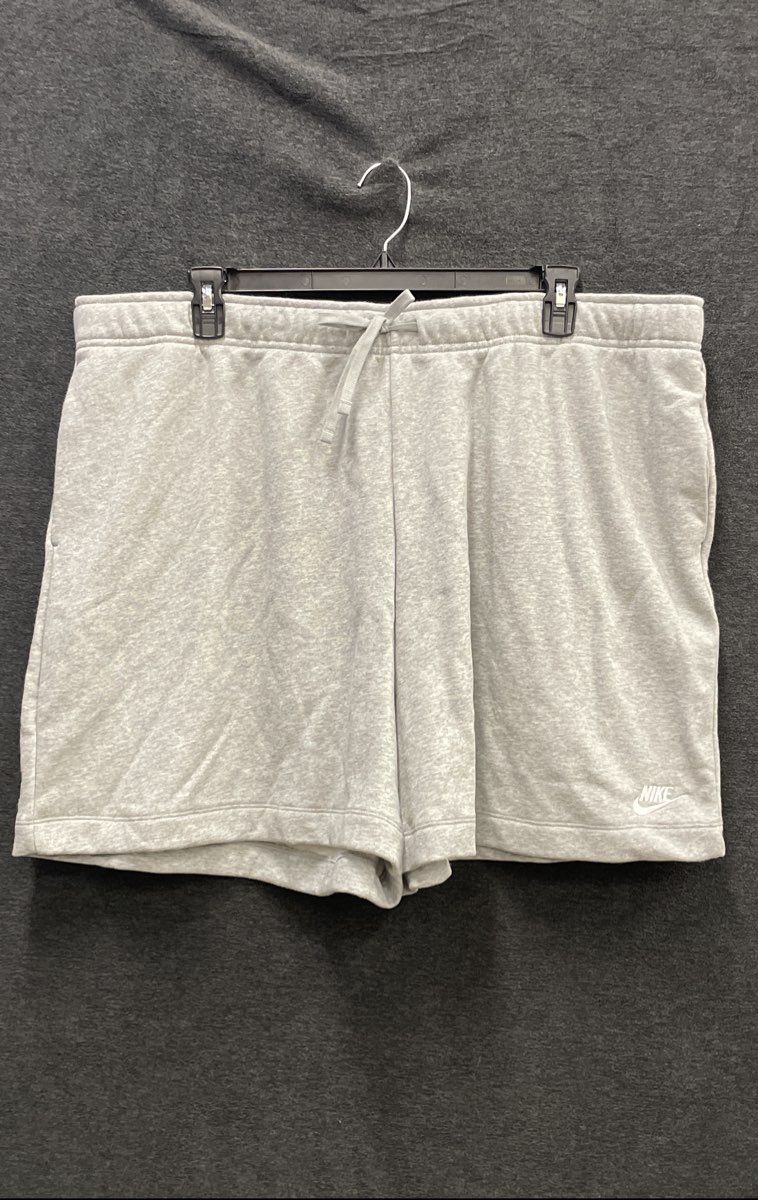 Nike Women's Gray Heather Mid Rise Standard Fit Fleece Shorts Sz 3X NWT