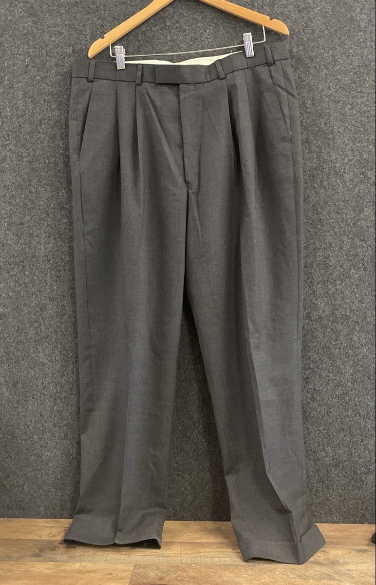 Alexandre Men's Charcoal Gray 100% Wool 2-Button Suit Jacket & Trousers Sz 46R
