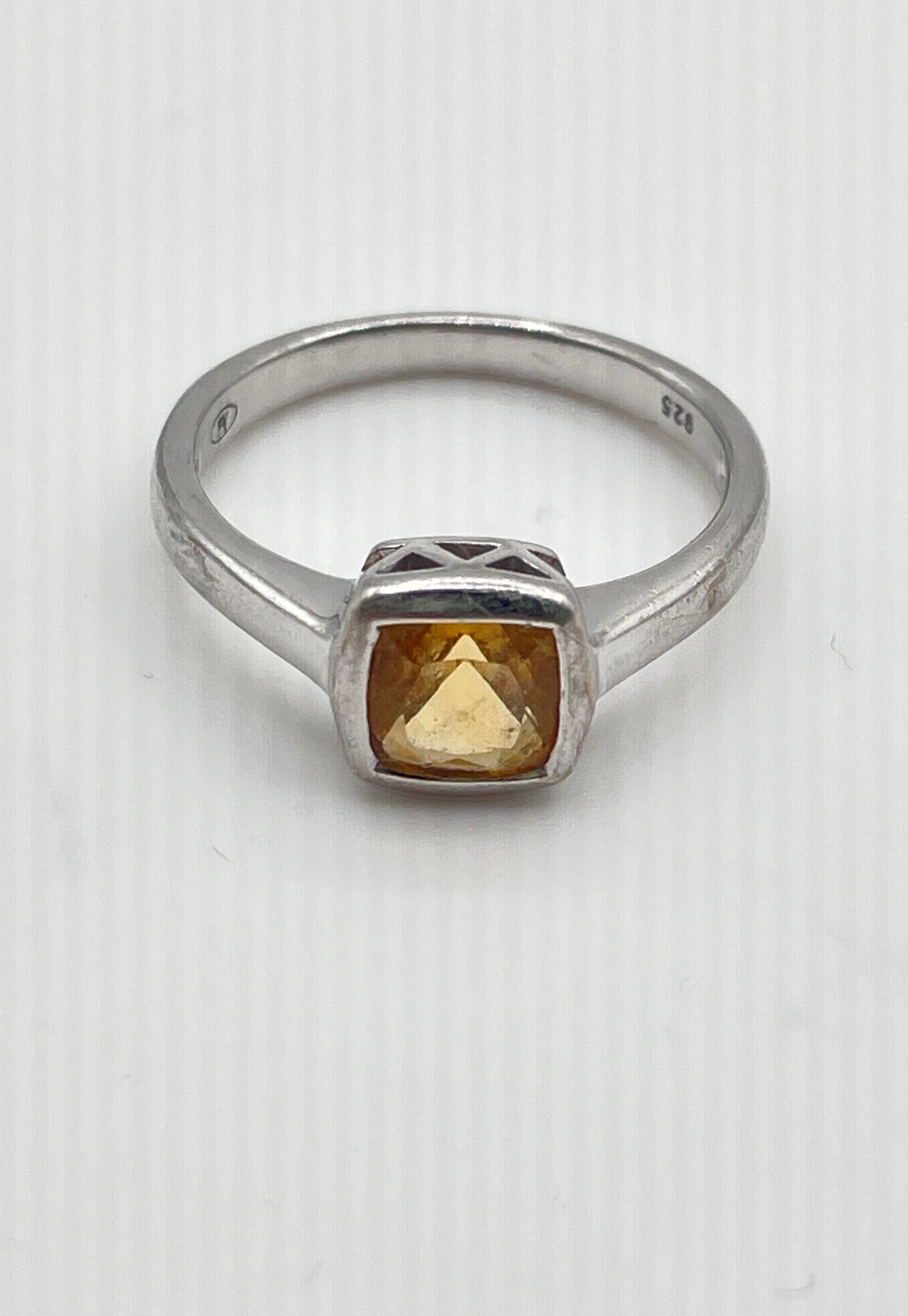 925 Sterling Silver Citrine Solitaire Ring 2.7g