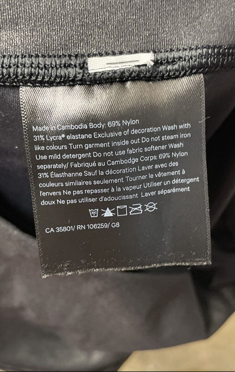 Lululemon Women's Black Coated Wunder Under High Rise Tight Leggings Sz 8