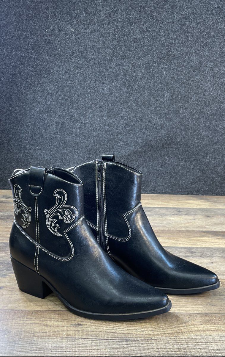 Old Navy Black Faux Leather Western Cowboy Ankle Boots Size 8 NWT