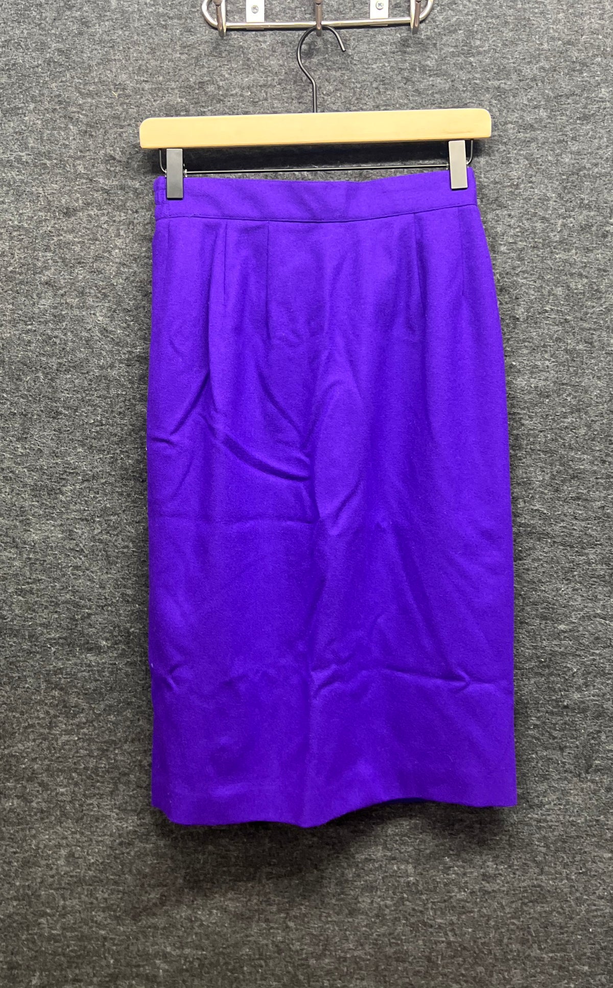 Vintage 90s Requirements Women's Purple 100% Wool Lined Straight Skirt Sz 8