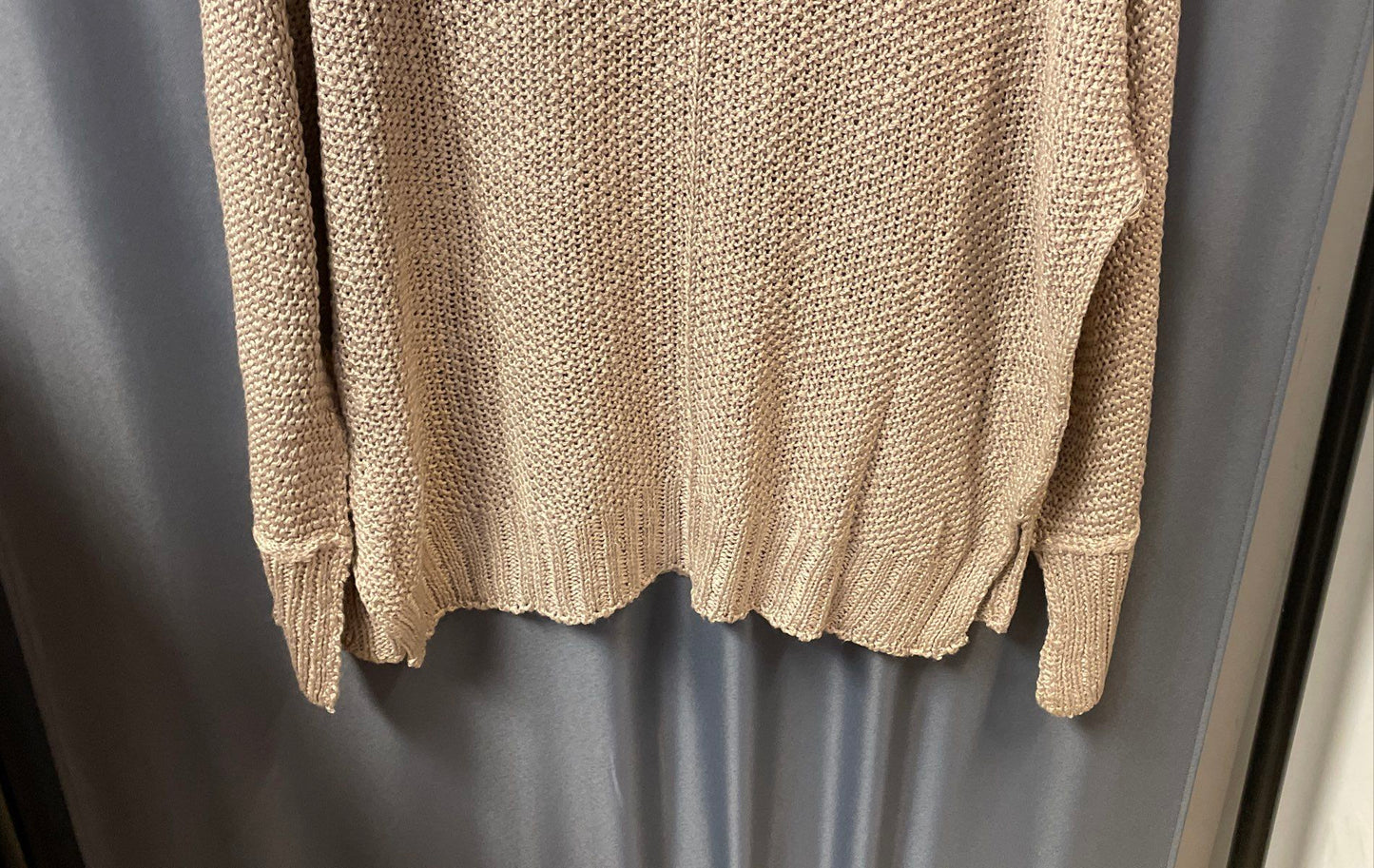 Bluivy Women's Taupe Loose Open Knit V-Neck Pullover Sweater NWT Sz M/L