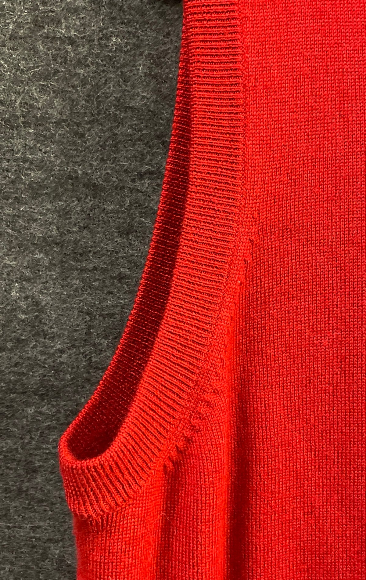 Brooks Brothers 346 Men's V-Neck Sweater Vest Red 100% Merino Wool Size M