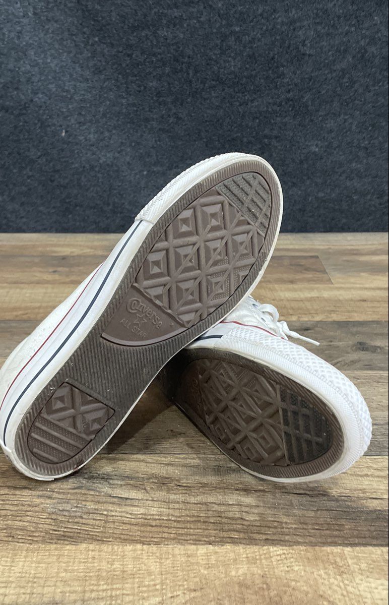 Converse Chuck Taylor All Star Madison White Low Top Kids Size 4