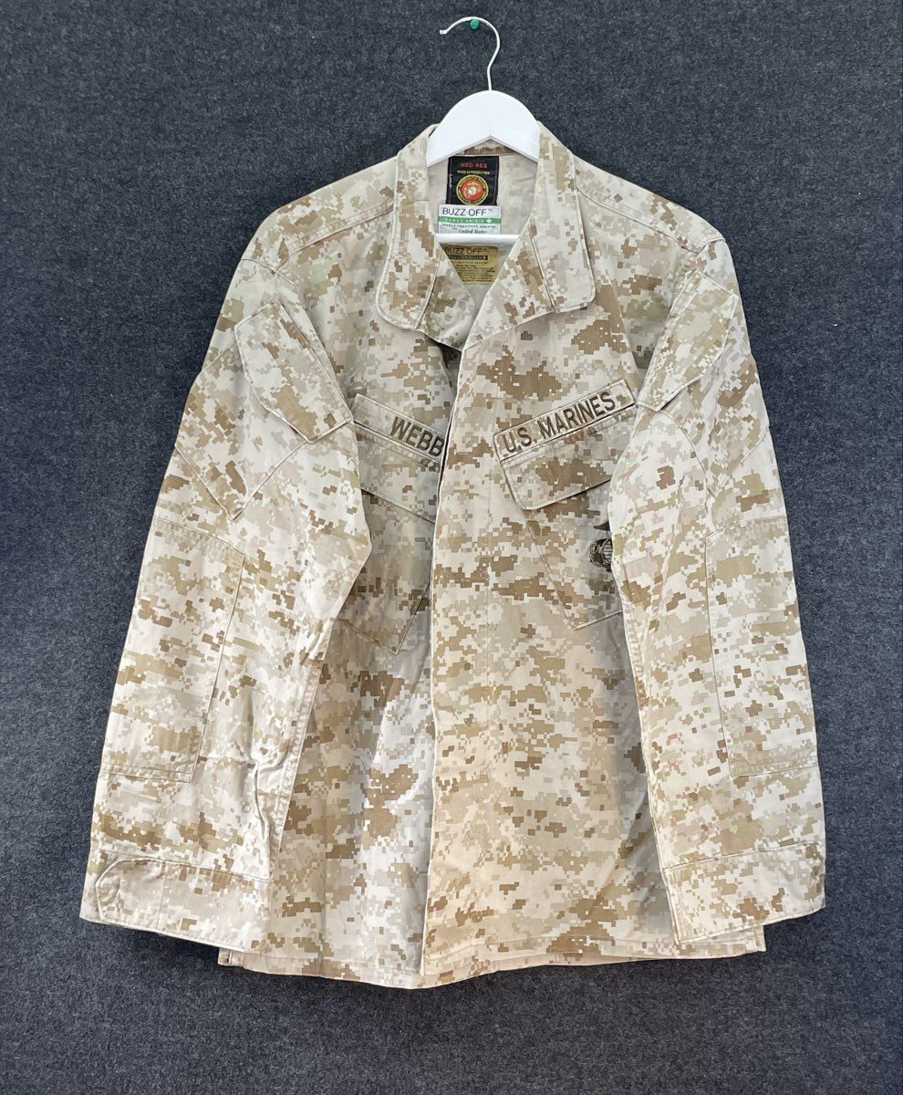 US Marine Corps Men's Desert MARPAT MCCUU Combat Uniform Set Med-Reg Buzz Off