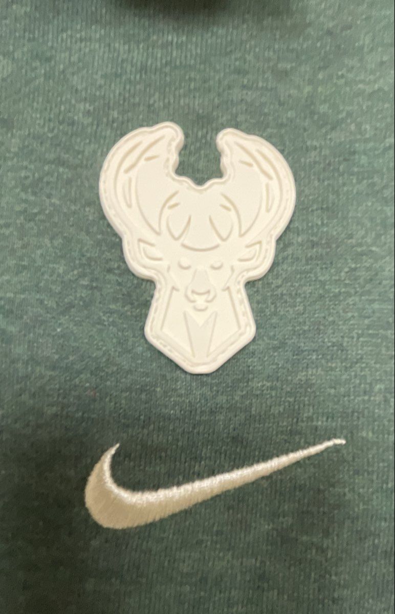 Nike Men's NBA Milwaukee Bucks Green Courtside Pullover Script Hoodie XL