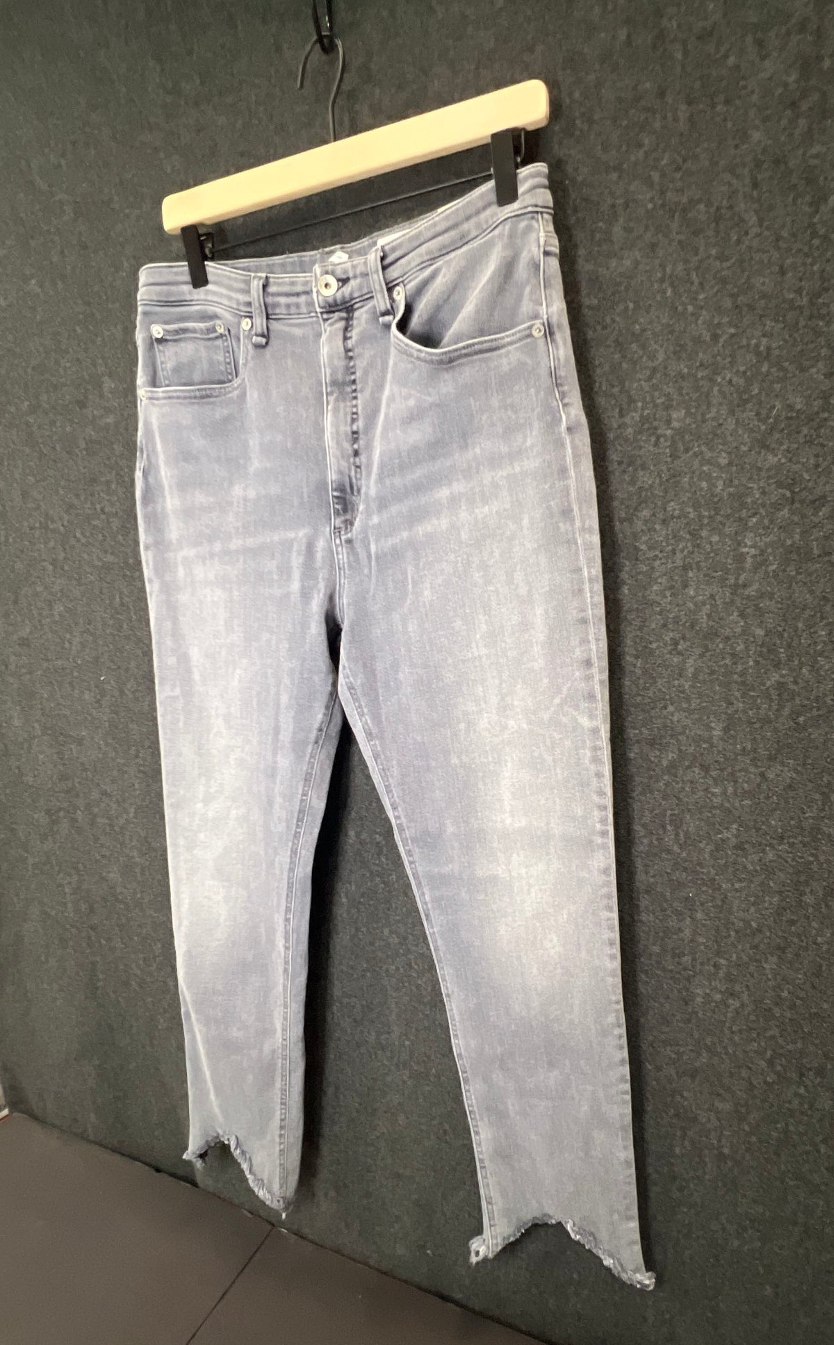 Rag & Bone Women's Dexter High Rise Grey Jeans Raw V-Hem Sz 30