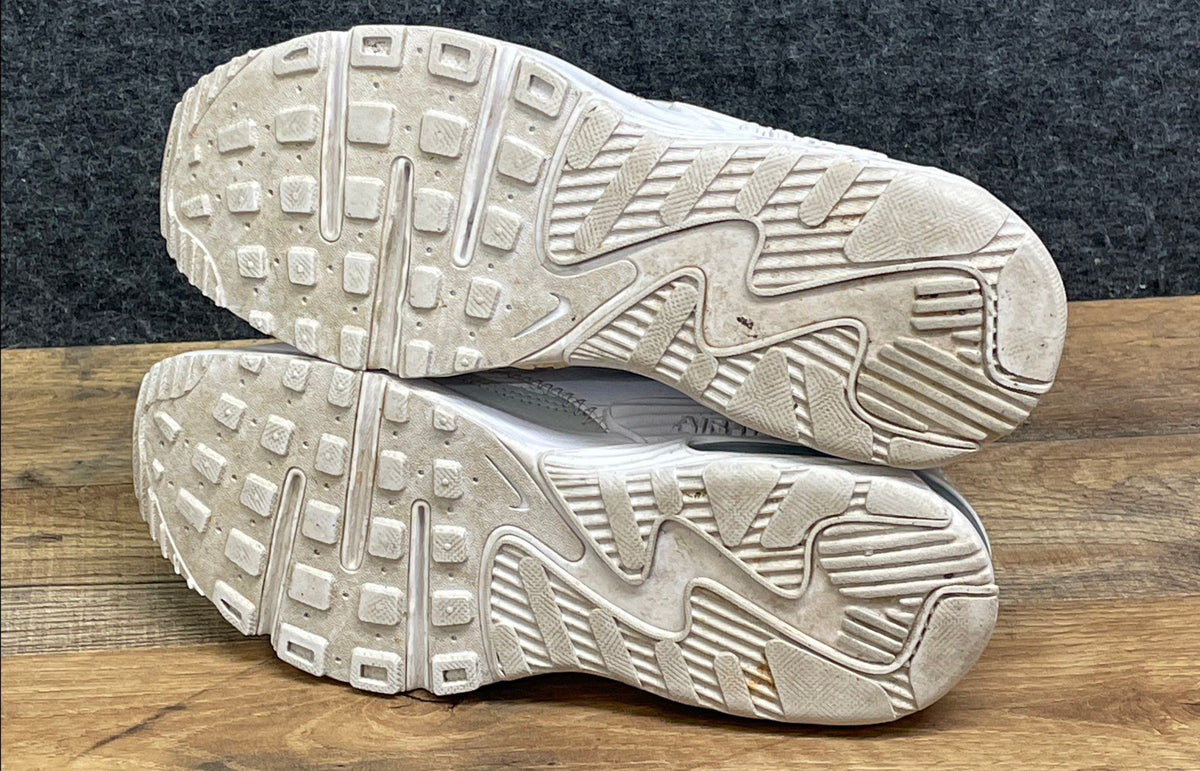 Nike Air Max Excee White Metallic Platinum Women's Sneakers Size 7