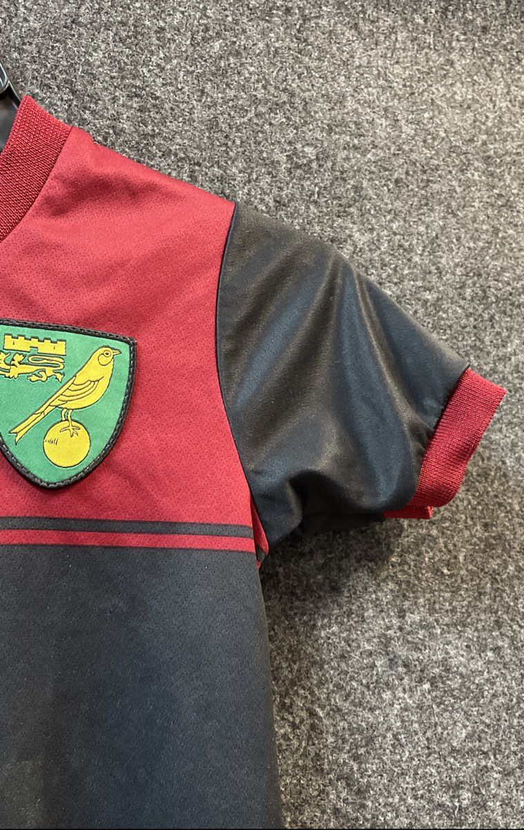 Errea Kids Norwich City FC Away Soccer Jersey Red Black Sz 26