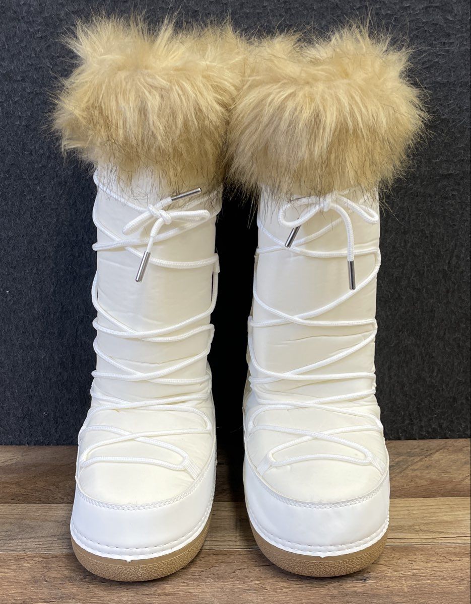 JustFab Alaska White Faux Fur Trim Winter Snow Moon Boots Size M 7-8