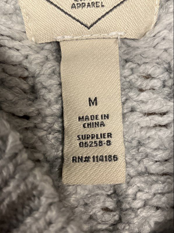 St. John's Bay Women's Gray Mixed Cable Knit Crewneck Pullover Sweater Size M