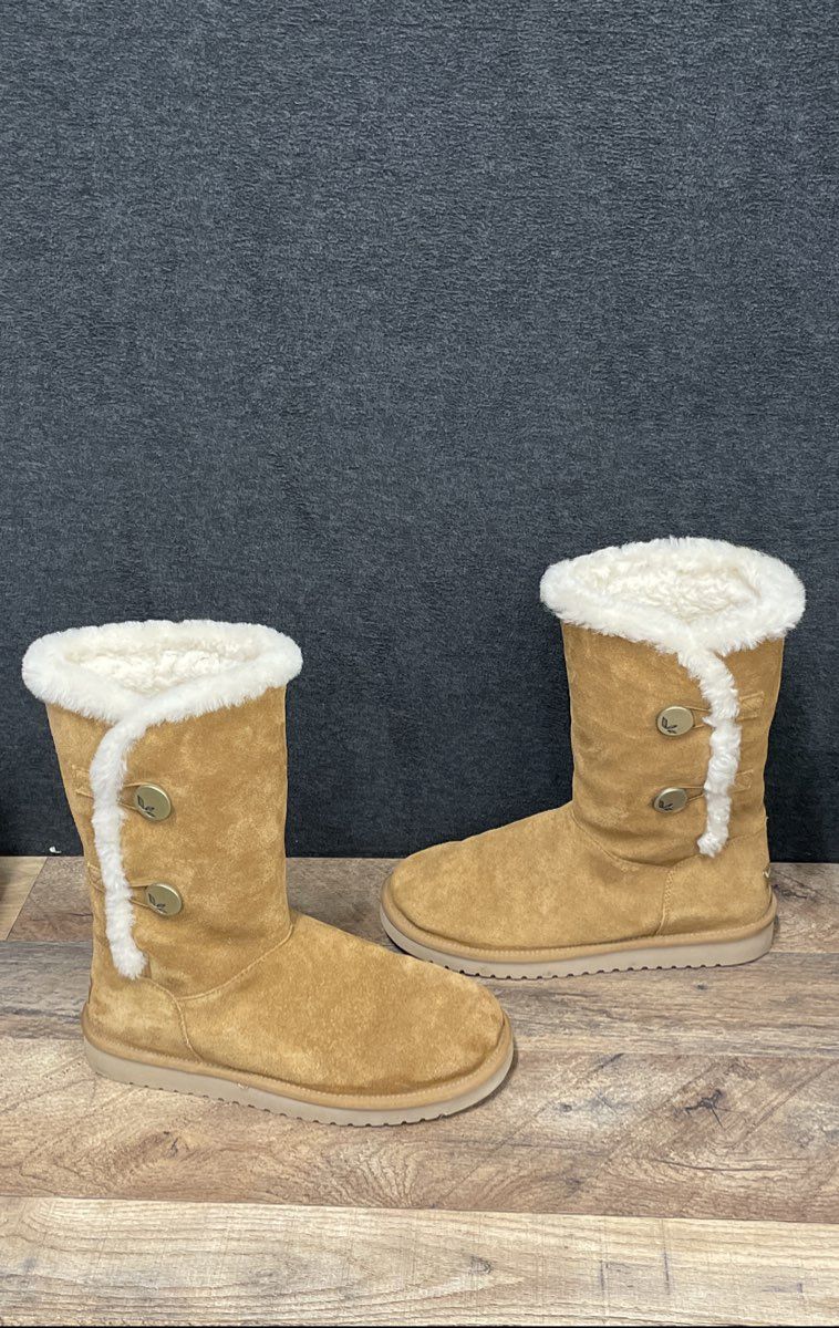 Koolaburra by UGG Victoria Short Chestnut Tan Suede Button Boots Women's Size 9
