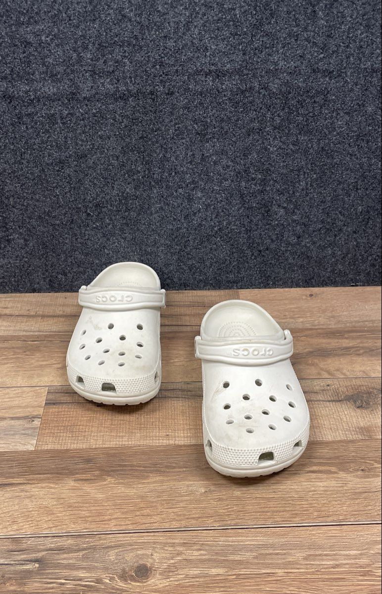 Crocs Classic Clog White Water Friendly Slip On Men's Size 6 Women's Size 8