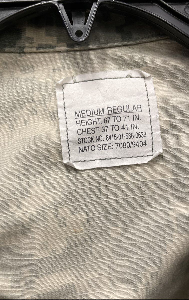 US Army Men's ACU Combat Uniform Coat UCP Digital Camo Med Reg Patched 2012