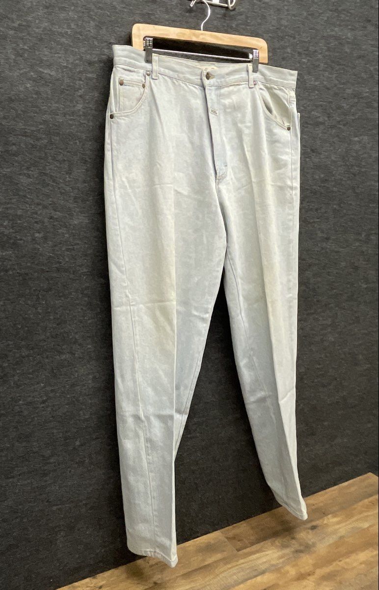 Vintage 90s Hugo Boss Men's Light Blue Acid Wash Tapered Denim Jeans Size 40L