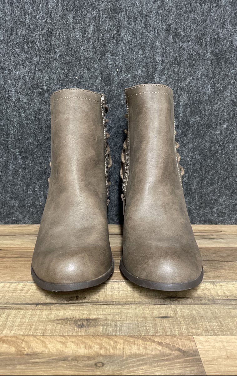 Madden Girl Delite Taupe Faux Leather Block Heel Ankle Boots Size 10 M