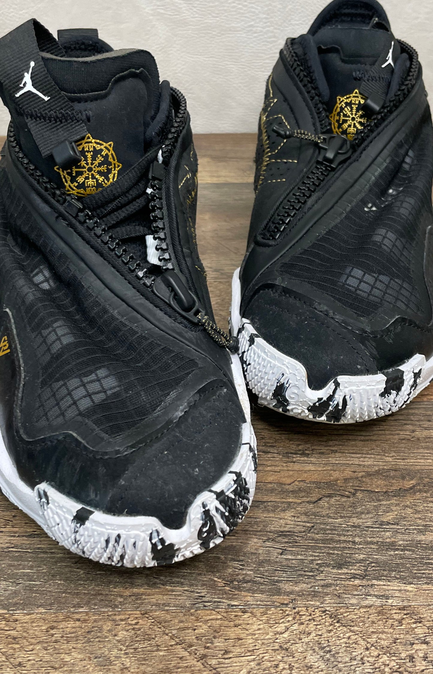 Jordan Why Not .5 GS Black Metallic Gold White Basketball Shoes Size 6Y