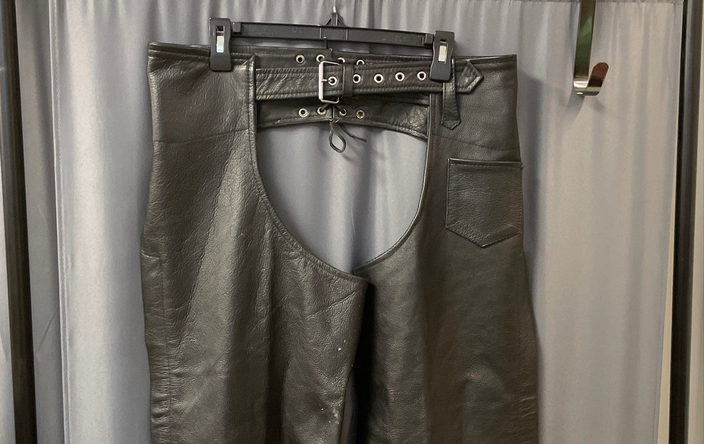 Daniel Smart Men's Black Leather Motorcycle Chaps Adjustable Belt Sz 36/38