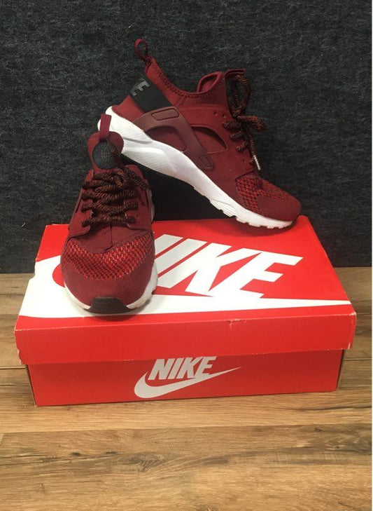 Boy's Nike Air Huarache Run Ultra SE Red Athletic Shoe Size 7