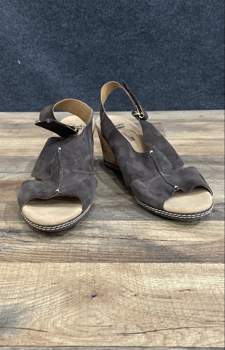 Clarks Annadel Eirwyn Dark Grey Suede Cork Wedge Sandals Women's Size 10